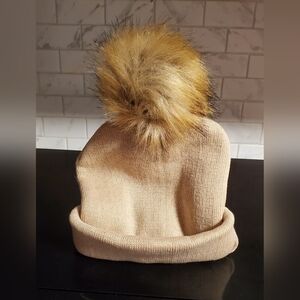 @snapngopoms 1 Cream Adult Hat w/Tan Changeable Pom ⭐️🎉HOST PICK ⭐️🎉